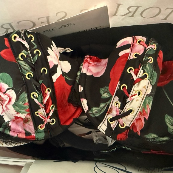 Victoria's Secret Floral Lace-Up Bra - Black and Red - Picture 1 of 3